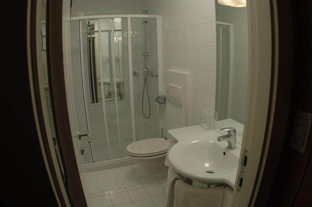 Hotel Bellevue Kranj Eksteriør bilde