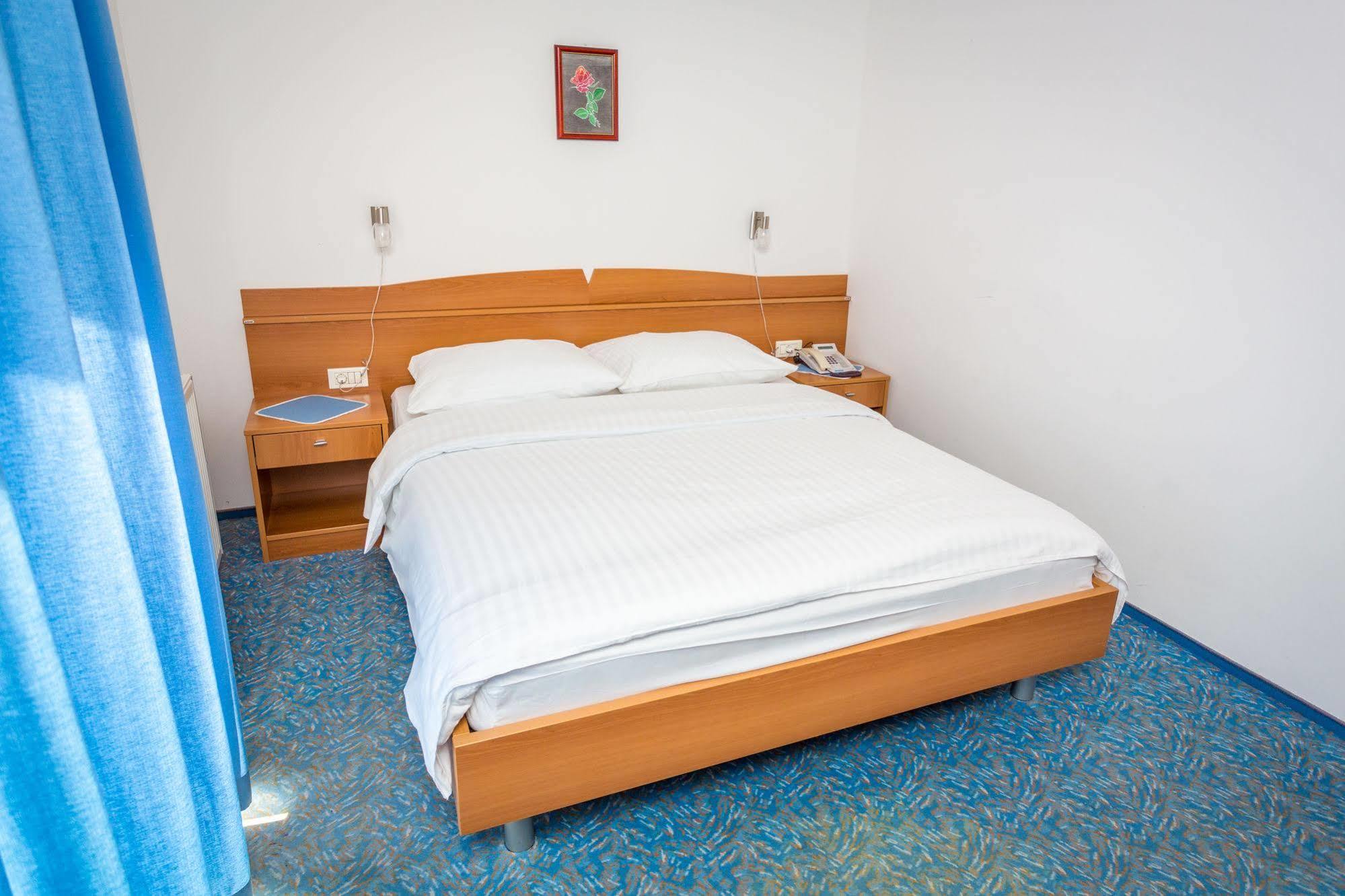 Hotel Bellevue Kranj Eksteriør bilde