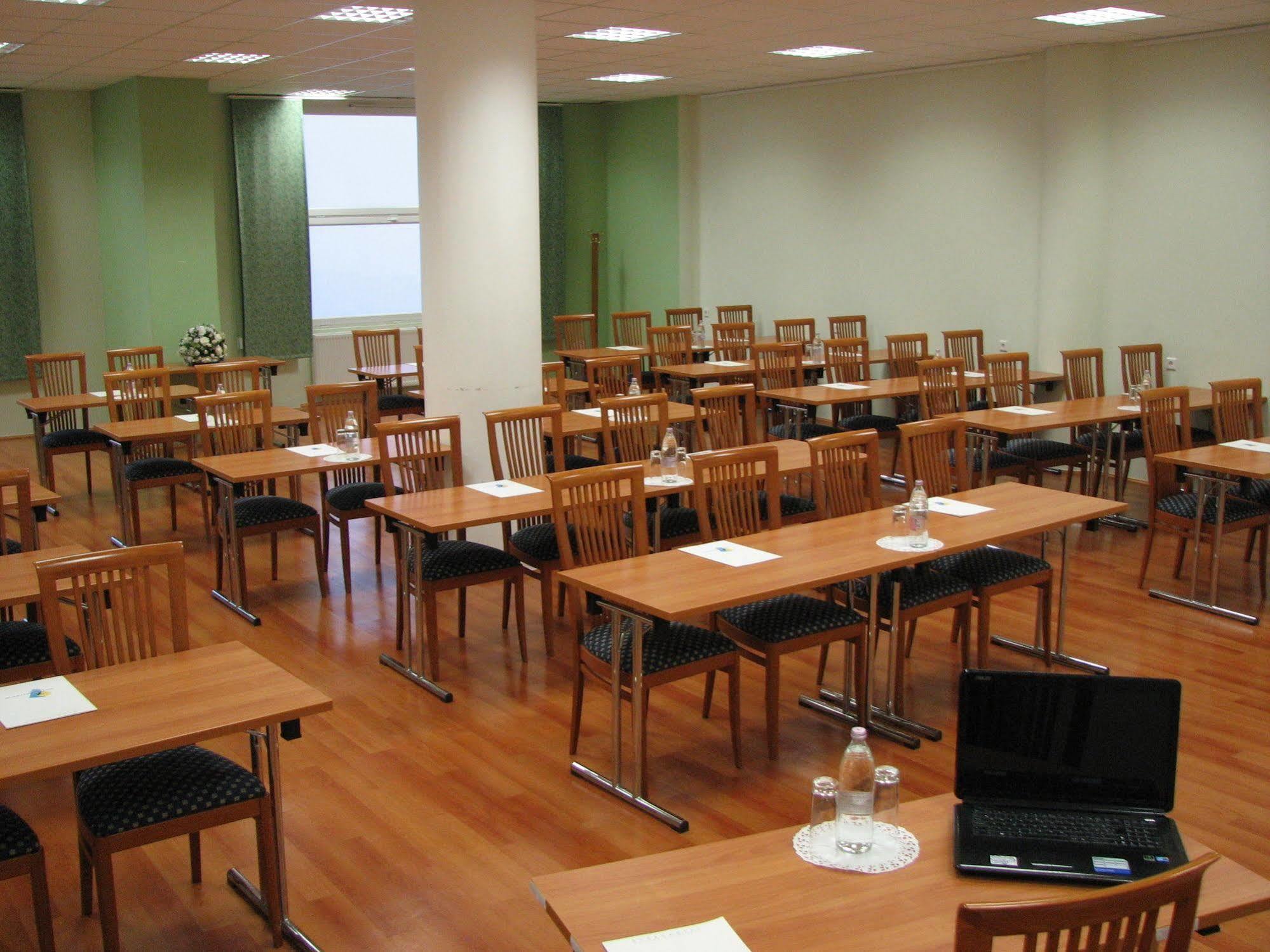 Hotel Bellevue Kranj Eksteriør bilde