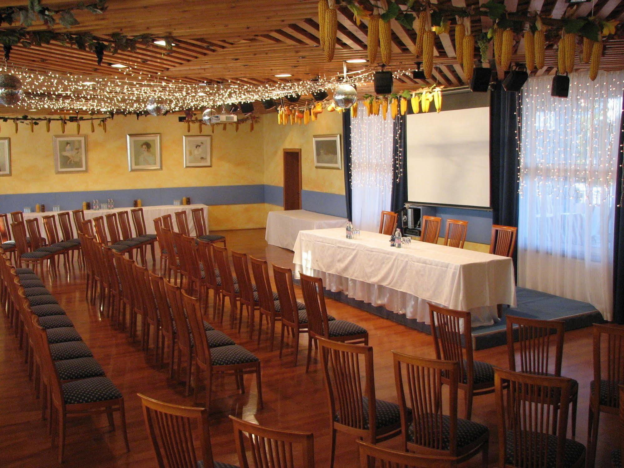 Hotel Bellevue Kranj Eksteriør bilde
