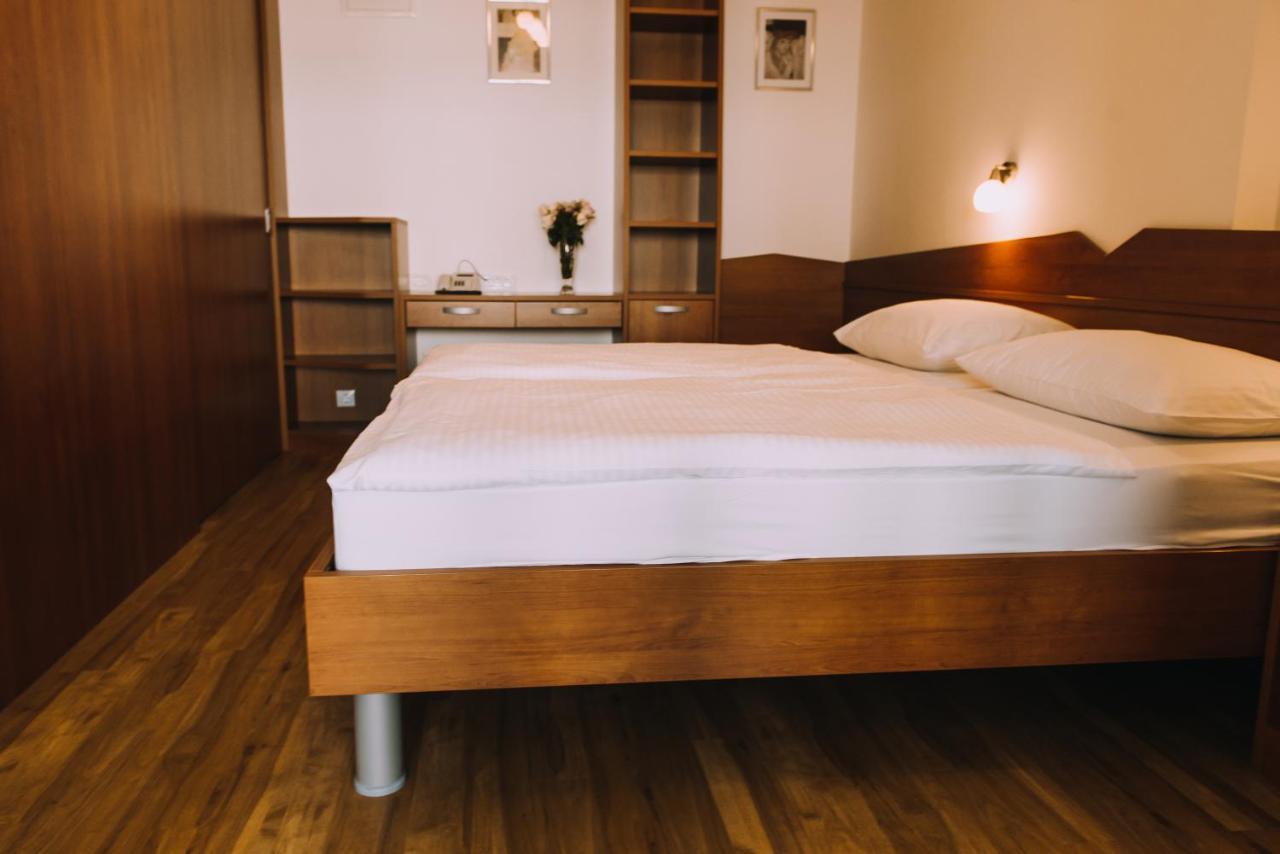 Hotel Bellevue Kranj Eksteriør bilde